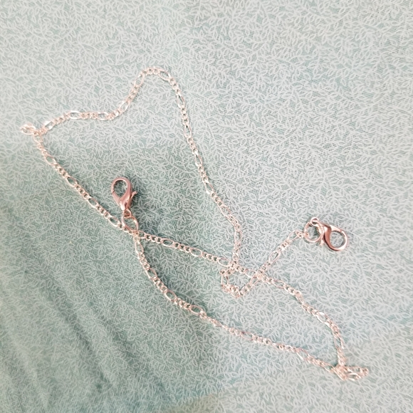 LAST ONE 💙💙💚💚Tori burch facemask - Picture 5 of 5